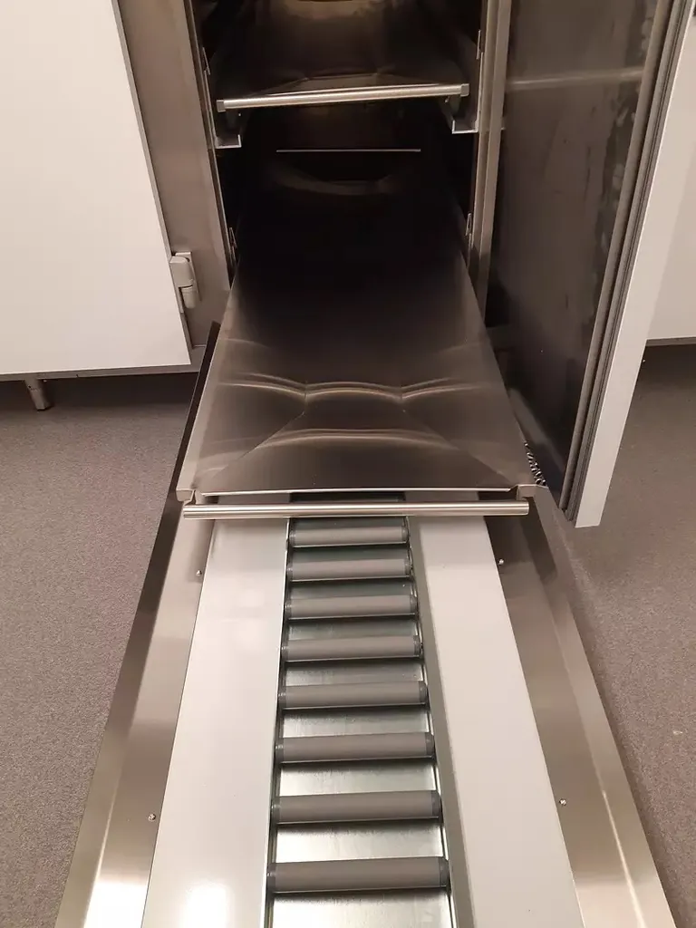 KISTE/BÅREHÅNDTERINGSVOGN MED DRIFT