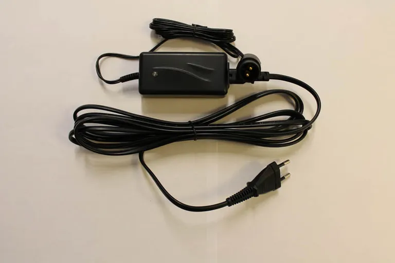 LØFTE- OG INNFØRINGSVOGN, BATTERILADER